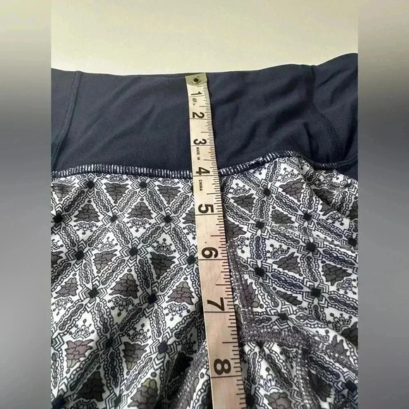 ATHLETA Mantra Mosaic Printed Crop Leggings Women XXS in Navy Blue and White - Picture 12 of 14